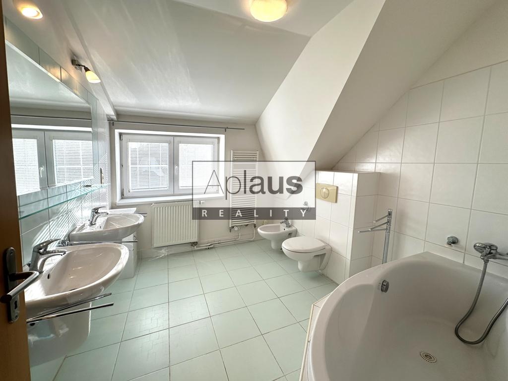 Prodej RD 5+1, Hluboká nad Vltavou