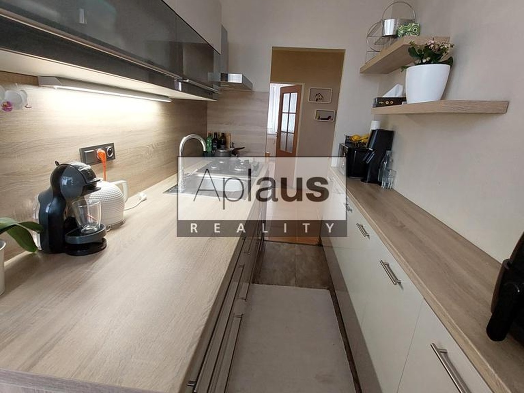 Slunný byt 2+1 s balkonem, Plzeňská ul., České Budějovice