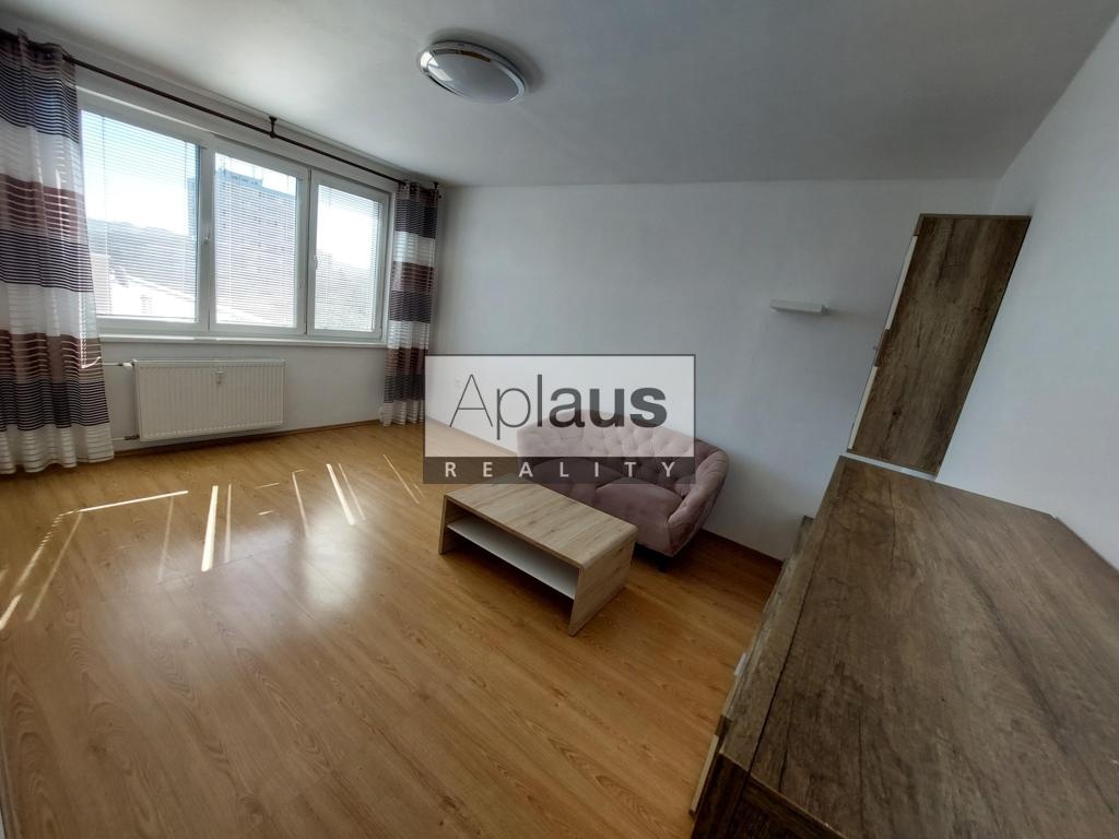 Slunný byt 2+1 s balkonem, Plzeňská ul., České Budějovice