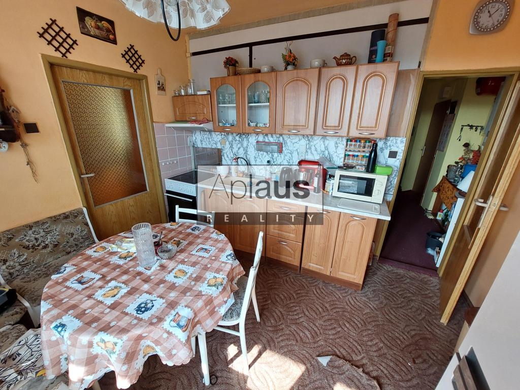 Prodej bytu 4+1 s lodžií a garáží